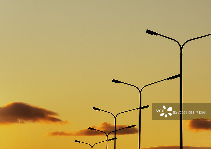 祥云伴路灯图片素材