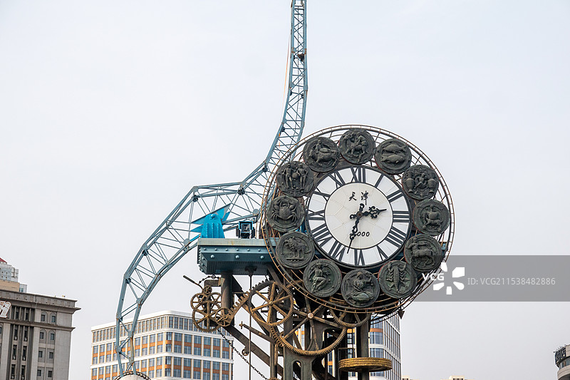 天津站前广场世纪钟图片素材