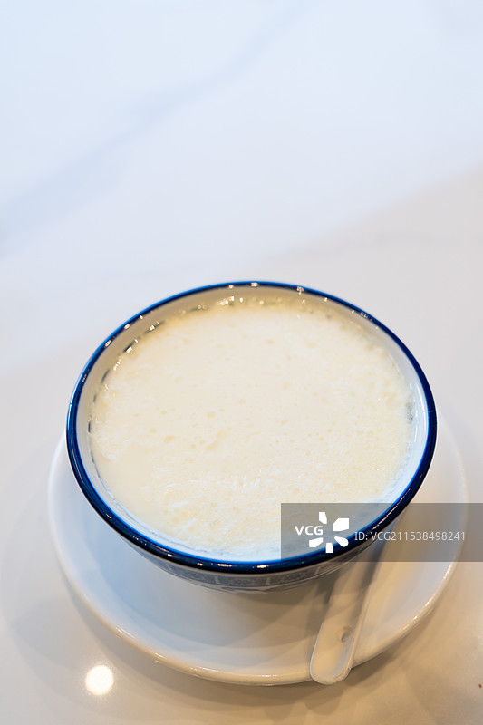 佛山市顺德网红甜品美食：双皮奶（广东省级非物质文化遗产）图片素材