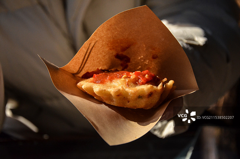 冬日晴天德清新市古镇的特色小吃萝卜丝饼图片素材