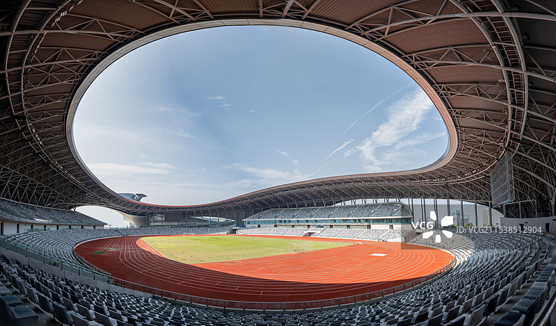 汕头体育中心体育馆内部运动场与看台图片素材