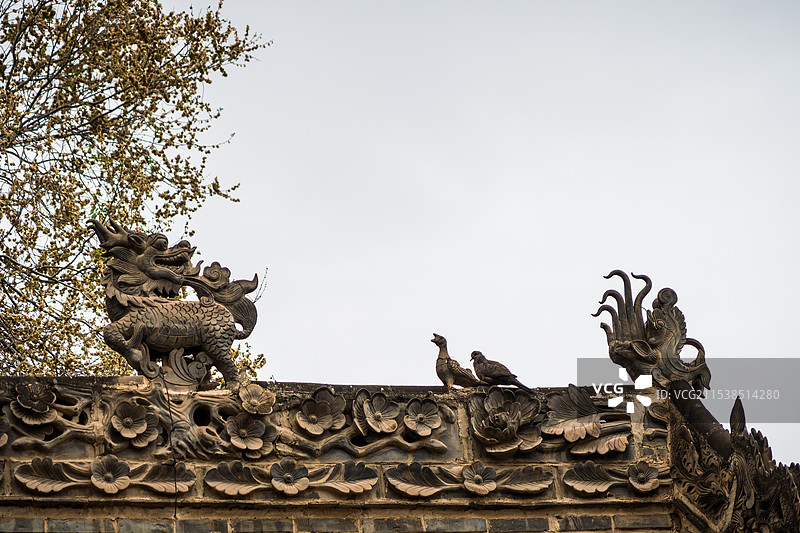 古建筑屋顶雕塑图片素材