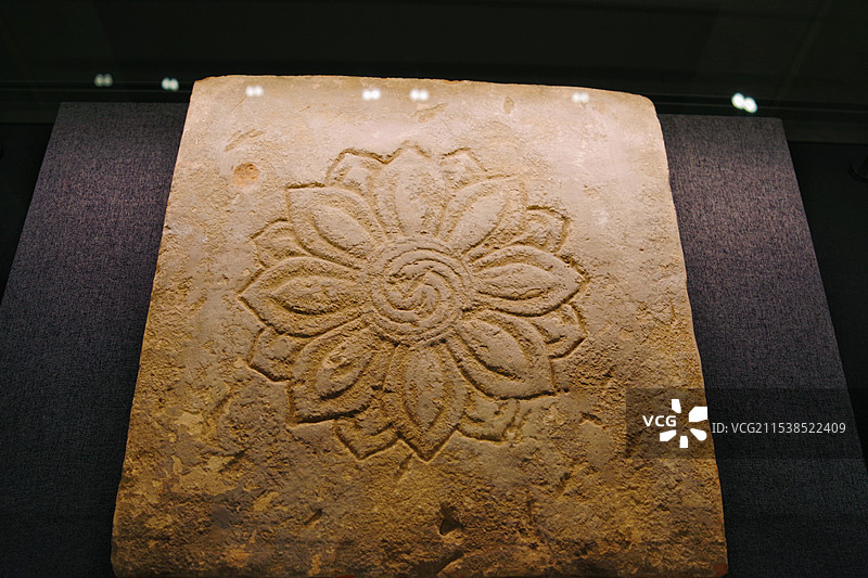 八瓣覆莲花纹砖 元 昌吉市昌吉古城遗址出土 新疆维吾尔自治区博物馆图片素材