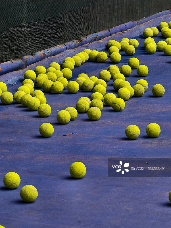 满地的网球特写图片素材