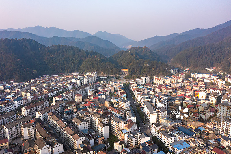 航拍湖南株洲炎陵县城景观图片素材