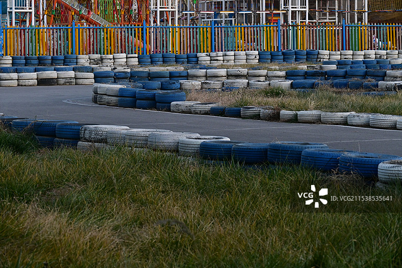 夕阳下的卡丁车赛道图片素材