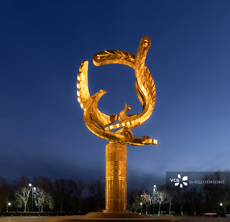 傍晚的金凤广场图片素材