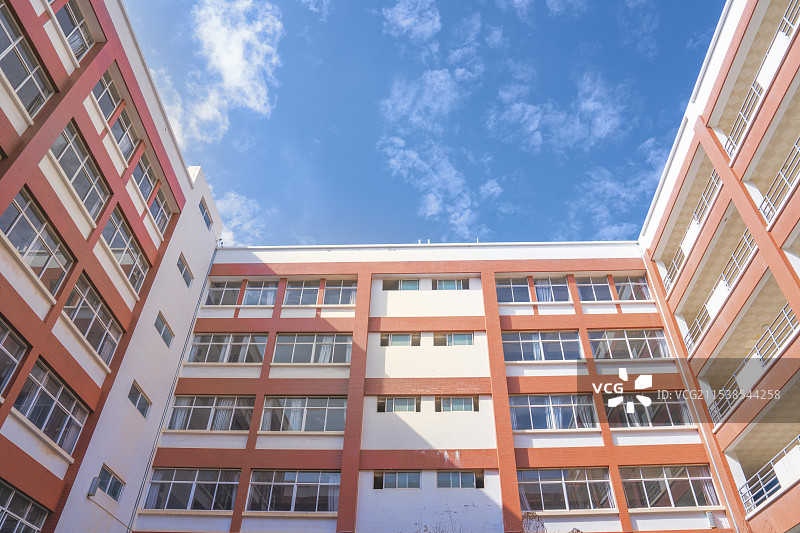 云机电校园一角图片素材