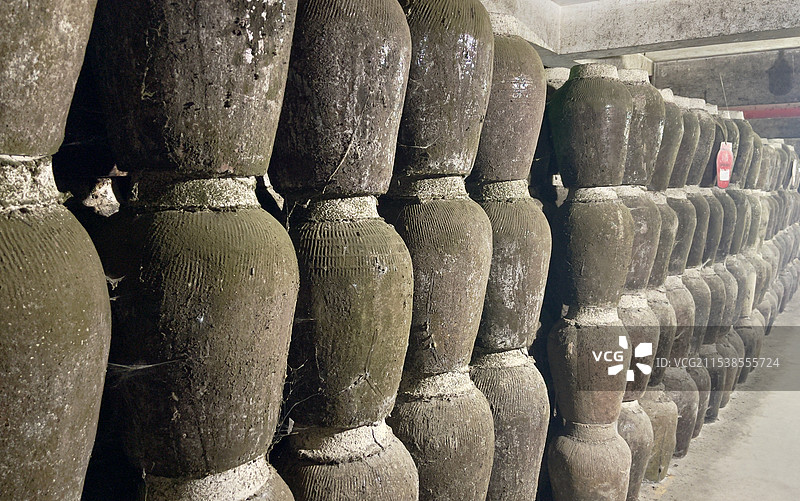 地下酒窖贮藏的黄酒图片素材