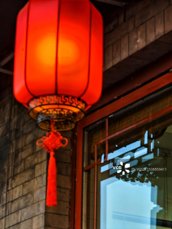 中式窗户与灯笼图片素材