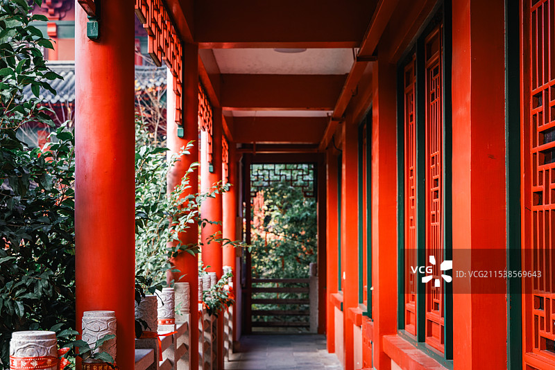 南京毗卢寺的红色走廊图片素材