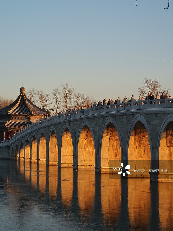颐和园十七孔桥冬至金光穿洞图片素材