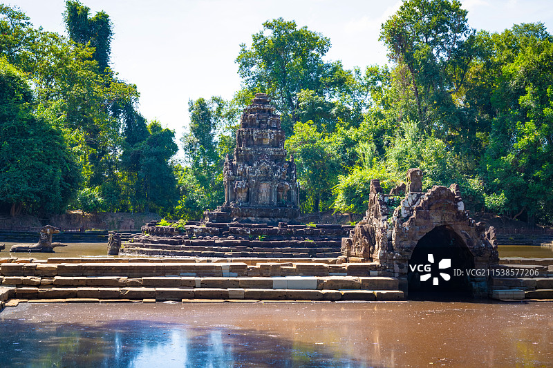 柬埔寨暹粒龙蟠水池自然风光图片素材