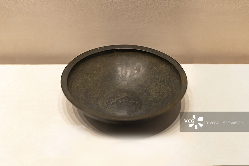 铜盆 南宋 越城区塔山街道缨家桥宋井出土 绍兴博物馆图片素材