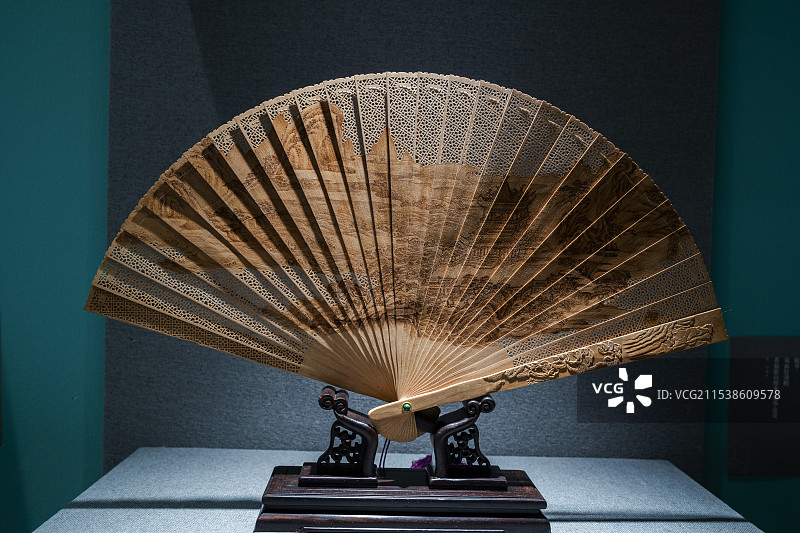 苏工苏作 檀香木折扇图片素材
