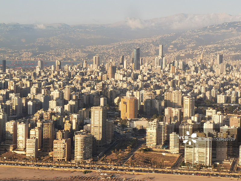 高空航拍视角俯瞰黎巴嫩首都贝鲁特图片素材