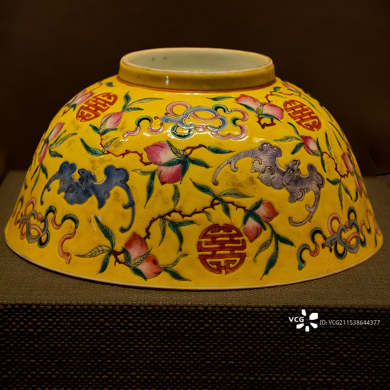 粉彩寿桃纹碗 碗 清光绪（1875—1908）北京艺术博物馆图片素材