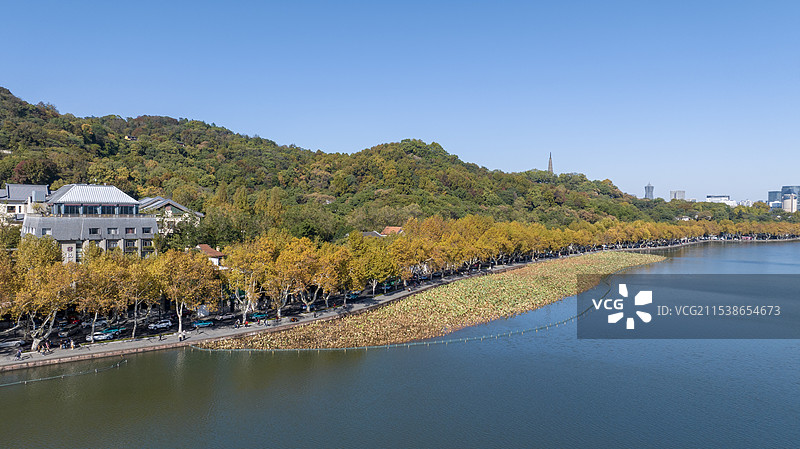 西湖新新饭店主楼侧拍宝石山图片素材