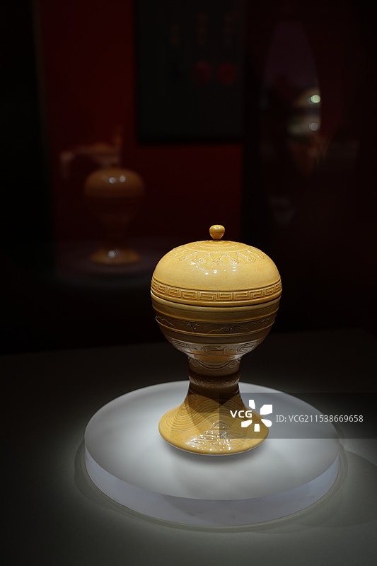 清代陶瓷黄色图片素材