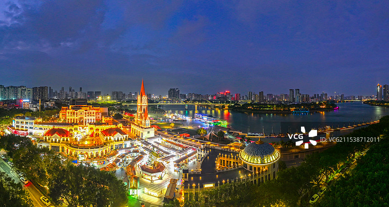 广西南宁：邕江晚霞如画      亭子码头   灯火璀璨图片素材