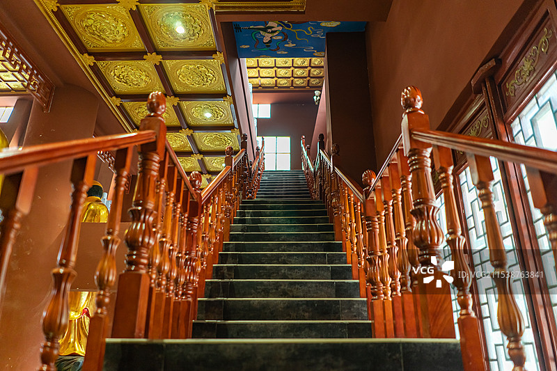中国国内著名景点拍摄主题，山东泰安泰山著名景点白马禅寺的宫殿的台阶楼梯，室内无人图像摄影图片素材