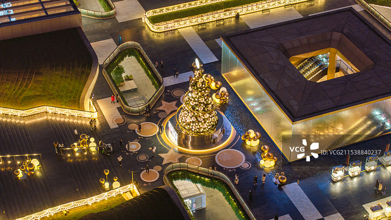 圣诞季成都SKP商场夜晚景色图片素材