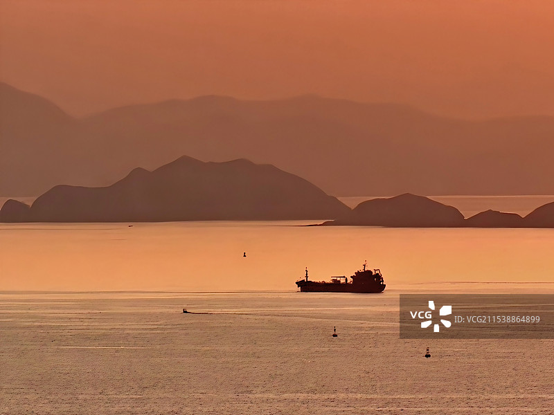 夕阳下的巽寮湾海景图片素材