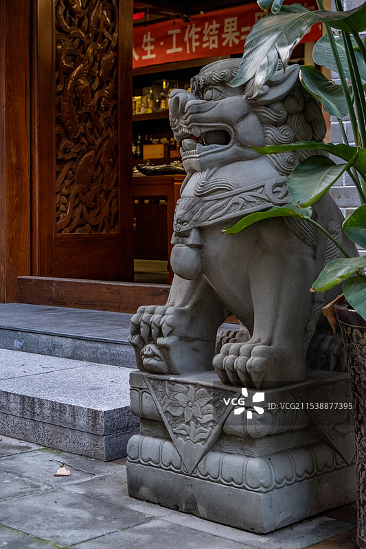 四川省绵阳市室外石狮子雕塑，装饰，图片素材