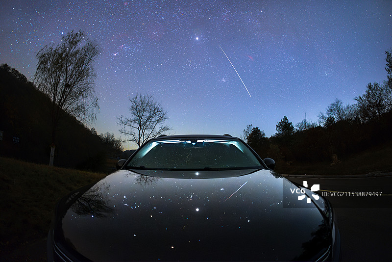 汽车旅行流星繁星图片素材