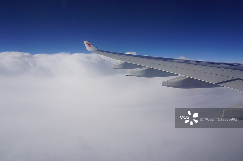 飞机上观云图片素材