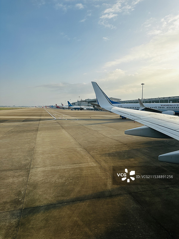 飞机高空风光图片素材