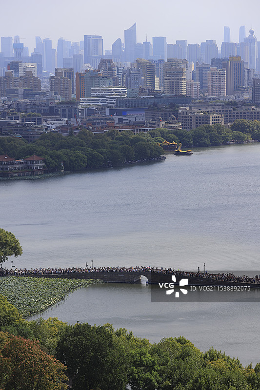 宝石山上看西湖全景图片素材