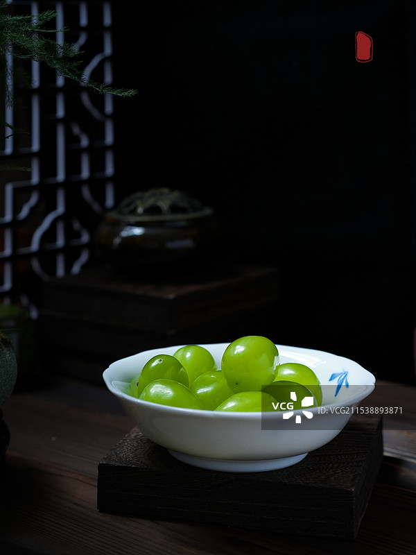 安静的阳光玫瑰青葡萄图片素材