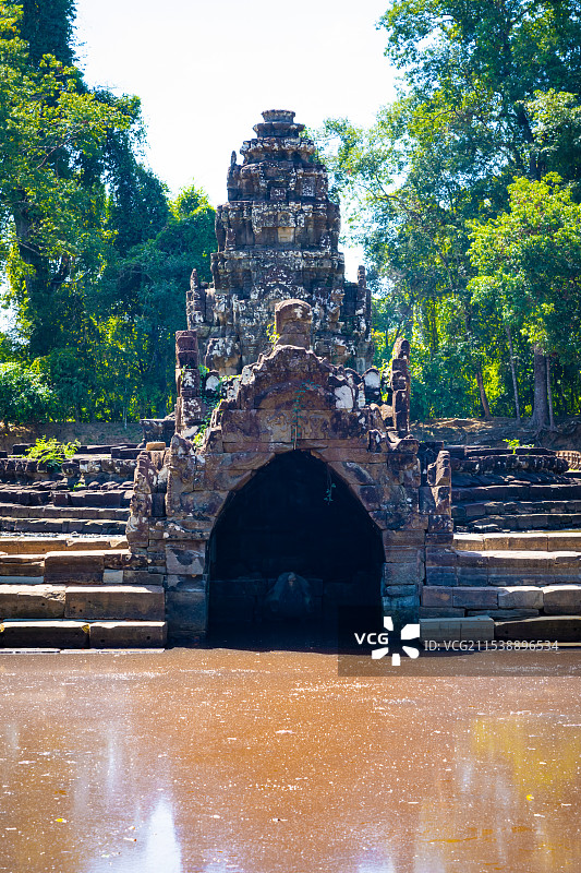 柬埔寨暹粒龙蟠水池自然风光图片素材