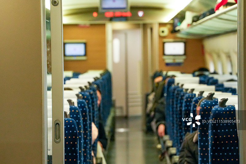 中国高铁动车车厢内图片素材