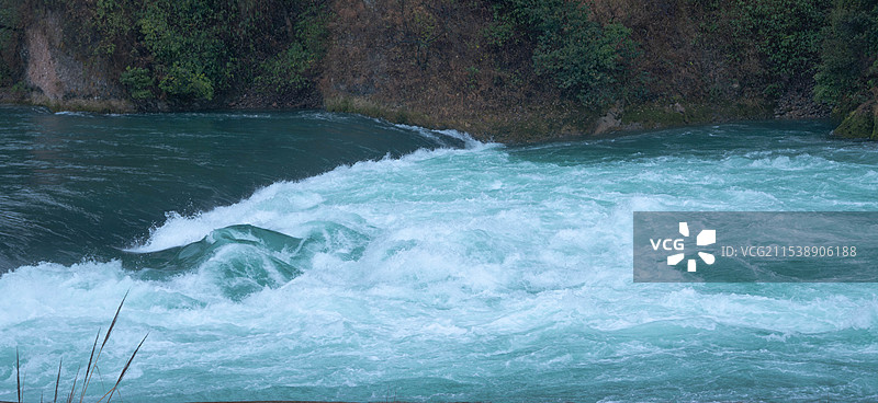 四川都江堰的南桥绿水图片素材