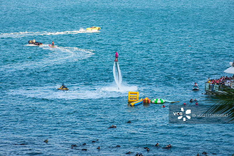 三亚大东海冬天水上游乐图图片素材