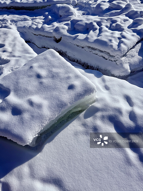 禾木河蓝冰碎冰漂冰图片素材
