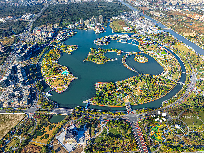 上海之鱼 金海湖 金鱼形状的圆形人工湖 奉贤新城著名景点 海绵城市湿地生态环境保护 宜居宜业人民城市图片素材
