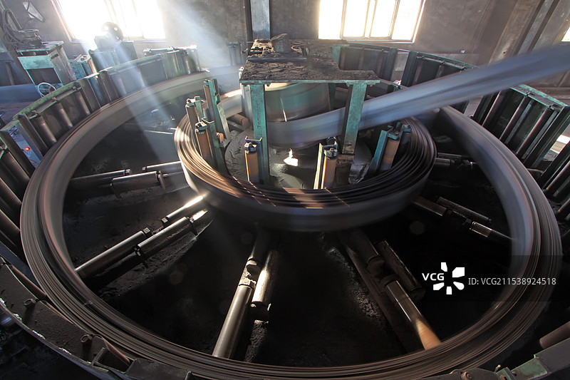 带钢拉直机械图片素材