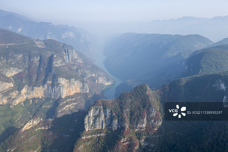 雾气朦胧的巫山神女溪山川风光图片素材