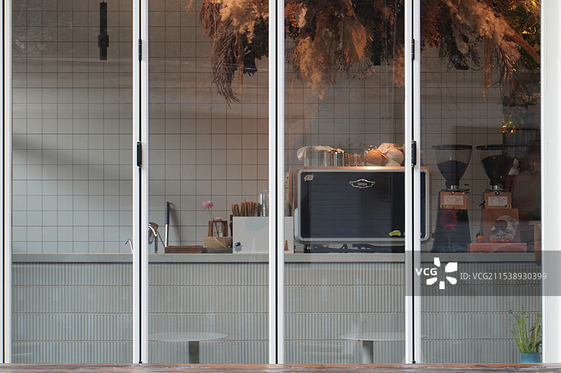 咖啡店的落地窗图片素材