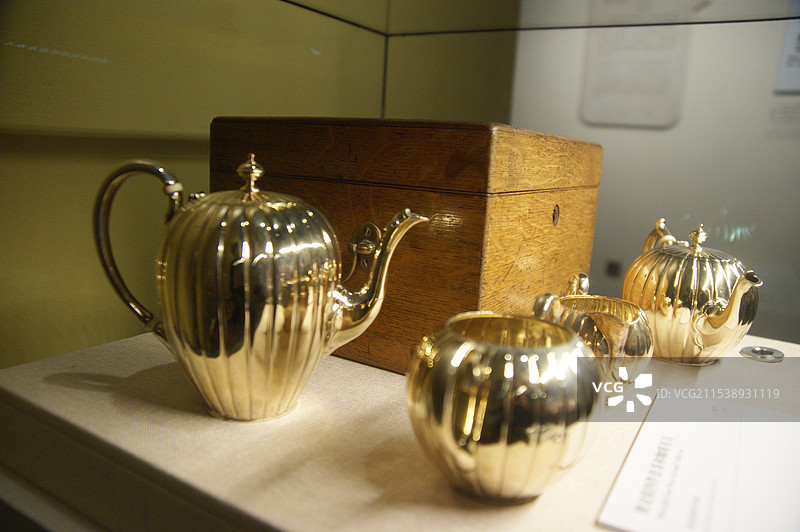 镀金银四件套茶和咖啡用具，1867年，橡泉园林图书馆藏，广州海事博物馆展览的文物图片素材