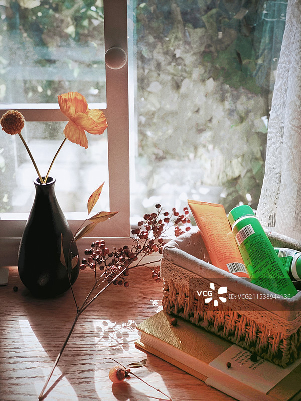 静物-框里的护手霜图片素材