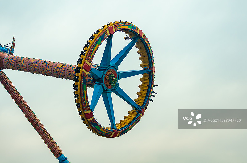 顺德欢乐海洋PULS的雷神之锤，大摆锤图片素材