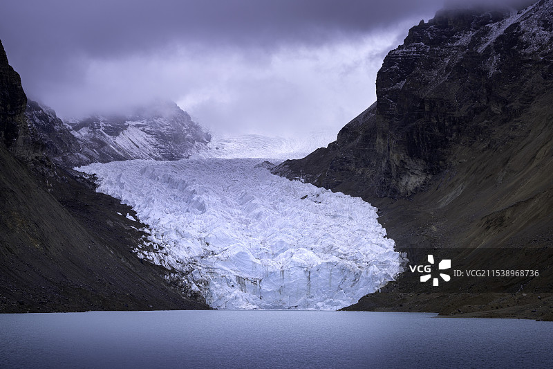 曲登尼玛冰川图片素材
