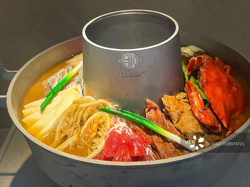 重庆火锅店的火锅及重庆火锅博物馆里的火锅模型调料火锅制作场景组图图片素材