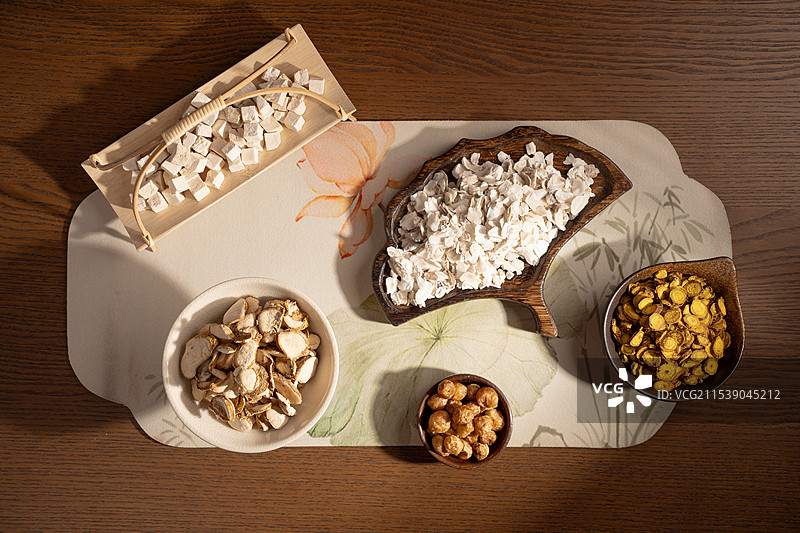 中医中药草药材中药合照 牡蛎 浙贝母 茯苓 黄岑片 姜半夏图片素材