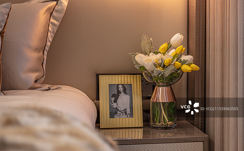 地产样板房中的卧室的一角图片素材