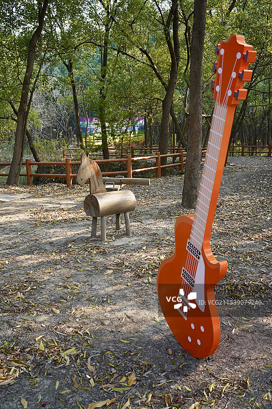林中装饰静物图片素材